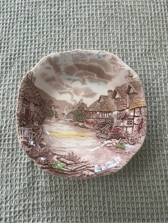 Johnson Brothers Other - Vintage Johnson Brothers Scenic Cottage  Dish in Brown, Cream & Green Accents